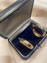 Load image into Gallery viewer, 14k Gold Hoops