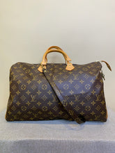 Load image into Gallery viewer, Louis Vuitton Speedy 40 Monogram, 4