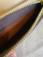 Load image into Gallery viewer, Louis Vuitton Monogram Key Pouch , 39
