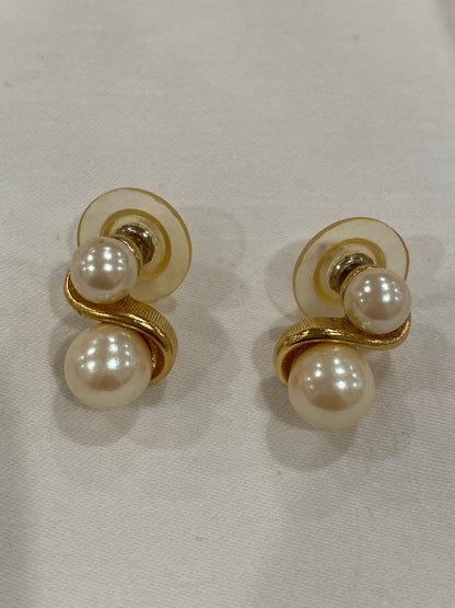 1970's Avon Twisty Double Pearl Earrings