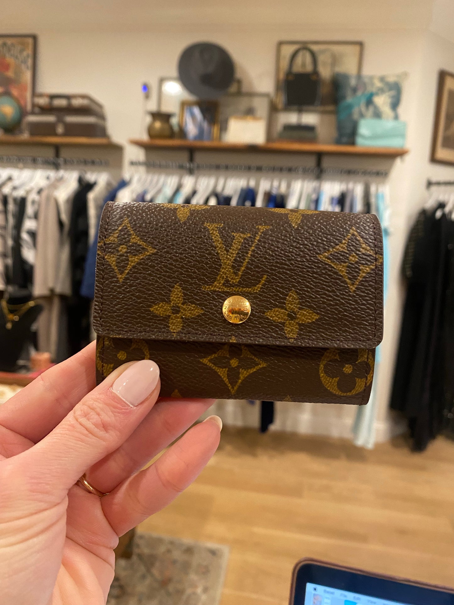 Louis Vuitton, Vintage Compact Wallet, 36 – DamnAgedVintage