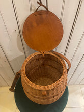 Load image into Gallery viewer, Wicker Bucket Bag