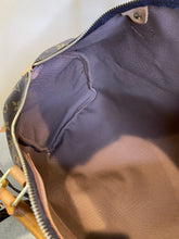 Load image into Gallery viewer, Louis Vuitton Speedy 40 Monogram, 4