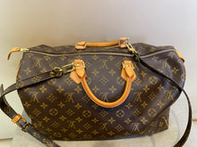 Load image into Gallery viewer, Louis Vuitton Speedy 40 Monogram, 4