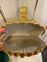 Load image into Gallery viewer, Vintage Clam Shell Purse
