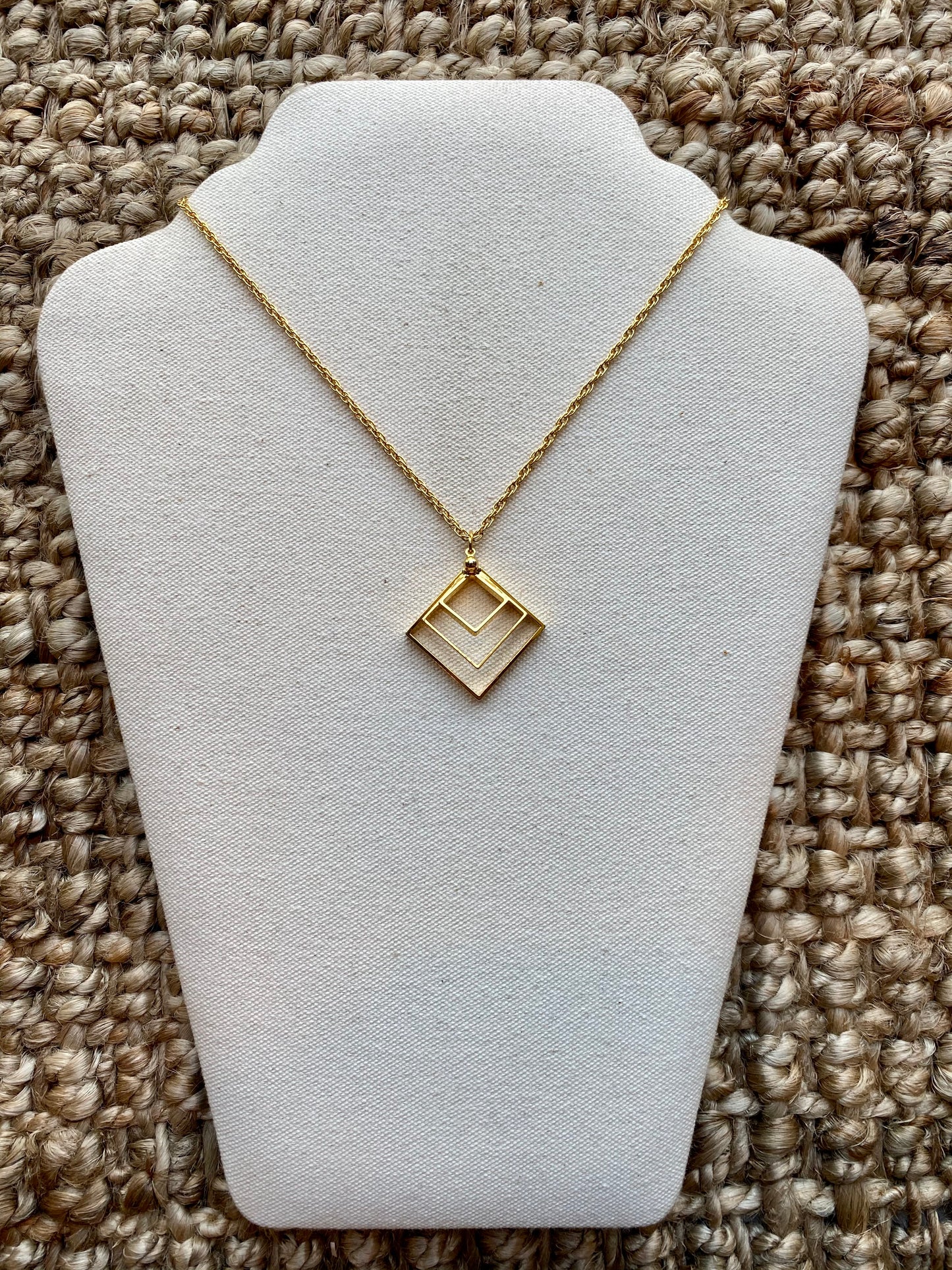 Three Dimensional Triangle Necklace