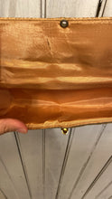 Load image into Gallery viewer, 1950's Gold Chain purse