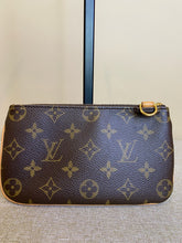 Load image into Gallery viewer, Louis Vuitton Pochette Tikal pouch, 32
