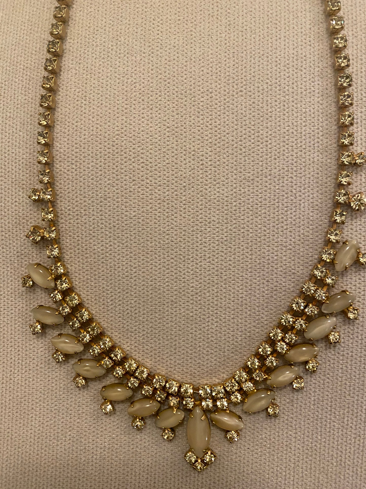 Sparkly drop necklace, 1950’s
