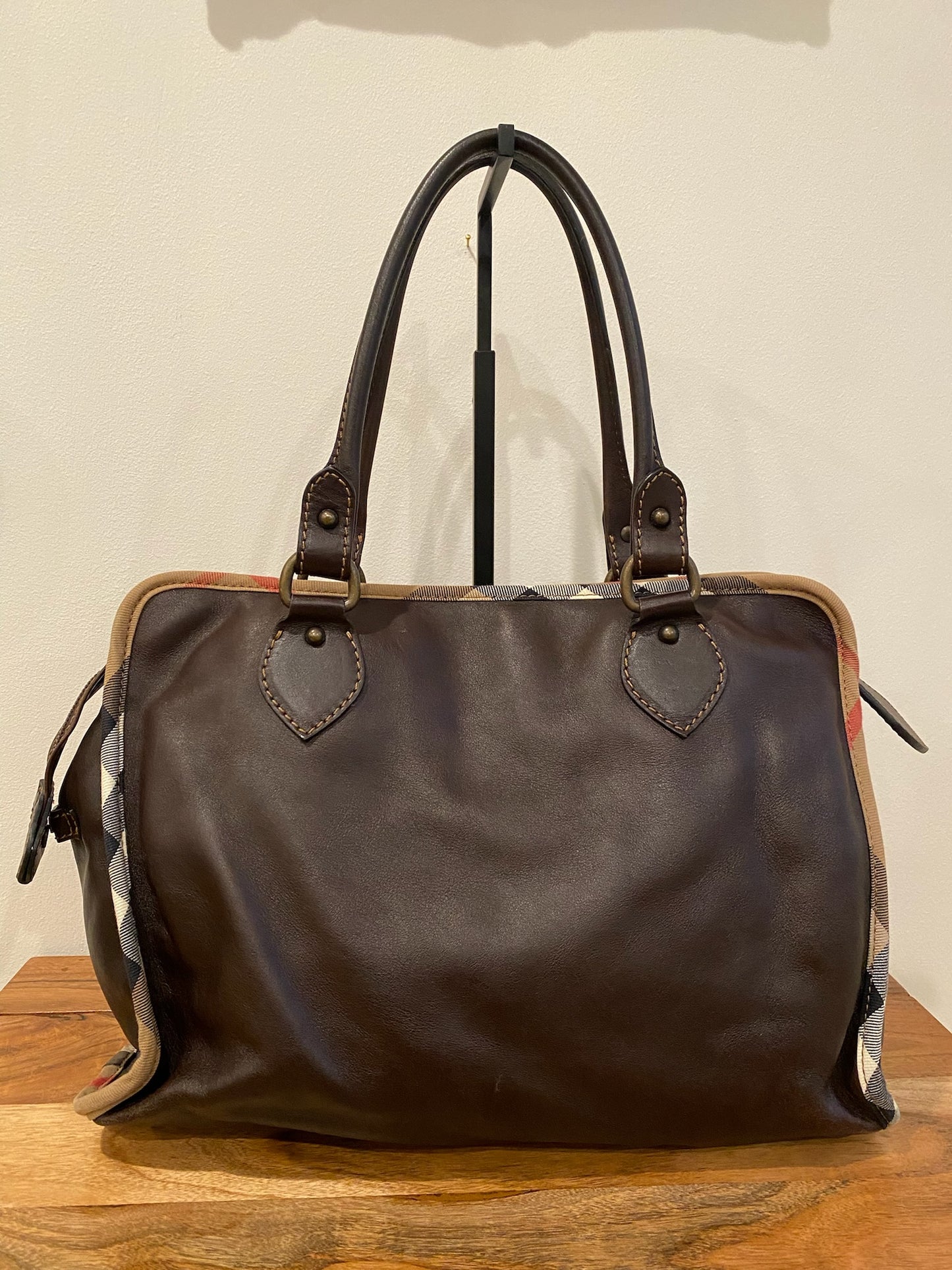 Burberry, Large Leather Tote, 40
