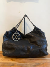 Load image into Gallery viewer, Chanel Coco Cabas Hobo Tote