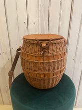 Load image into Gallery viewer, Wicker Bucket Bag