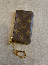 Load image into Gallery viewer, Louis Vuitton Monogram Key Pouch , 39