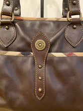 Load image into Gallery viewer, Burberry, Large Leather Tote, 40