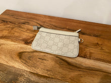 Load image into Gallery viewer, Gucci, Off White Monogram Guccissima wallet, 34