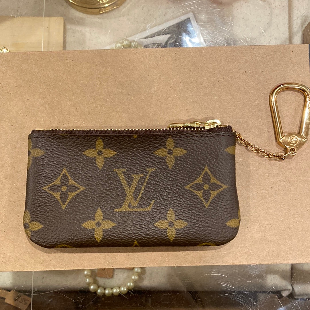 Louis Vuitton Monogram Key Pouch , 39