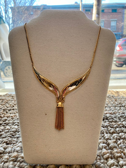Gold Collarbone Necklace