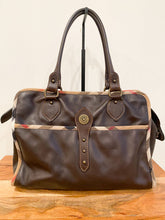 Load image into Gallery viewer, Burberry, Large Leather Tote, 40