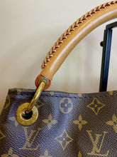 Load image into Gallery viewer, Louis Vuitton Artsy Monogram tote MM with braided handle, 13