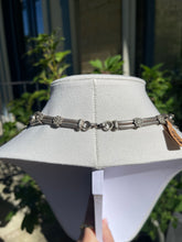 Load image into Gallery viewer, Antique Bib Collar