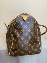 Load image into Gallery viewer, Louis Vuitton Speedy 40 Monogram, 4