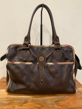 Load image into Gallery viewer, Burberry, Large Leather Tote, 40