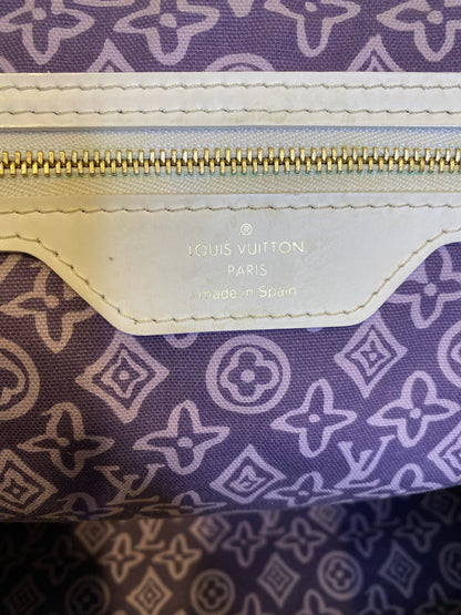 Louis Vuitton White and Purple Monogram Tahitienne Cabas PM, 9