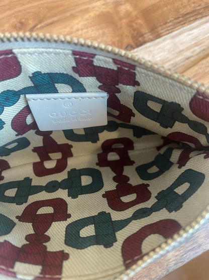 Gucci, Off White Monogram Guccissima wallet, 34